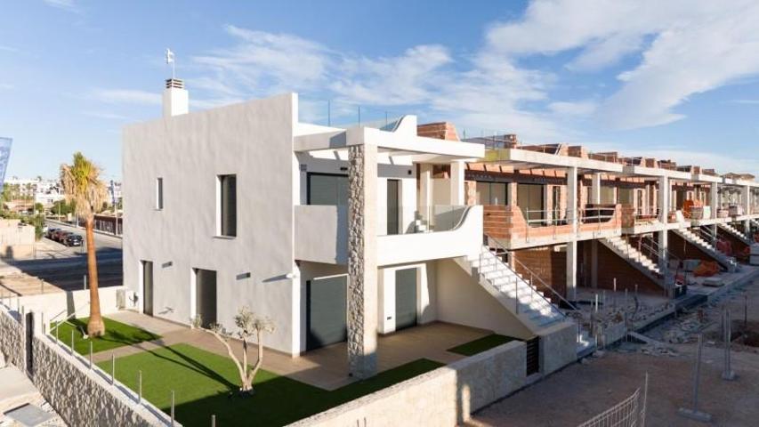 Bungalow en venta en Pilar de la Horadada photo 0