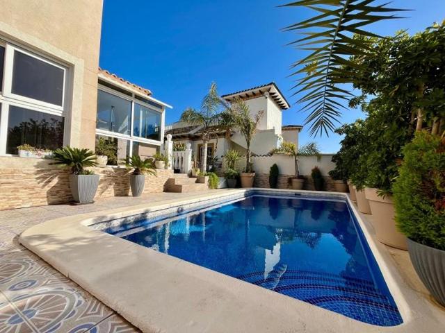 Chalet en venta en Orihuela photo 0