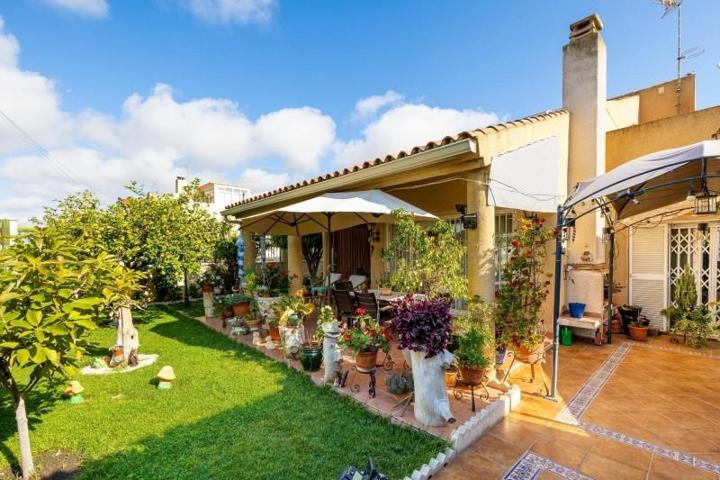 Chalet en venta en Torrevieja photo 0