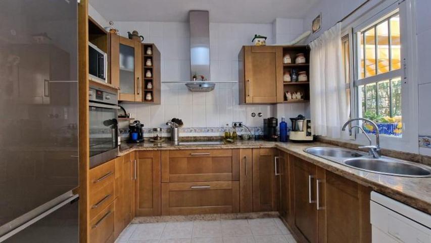 Adosada en venta en Málaga, Colonia Santa Inés photo 0