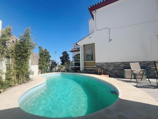 Casa en venta en Torremolinos, El Pinillo photo 0