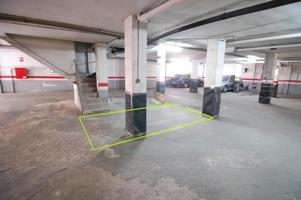 Garaje en venta en Badalona, Llefià photo 0
