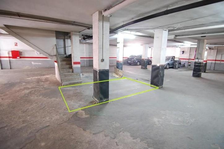 Garaje en venta en Badalona, Llefià photo 0