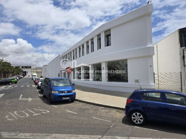 Local comercial en alquiler en Arrecife, Valterra photo 0