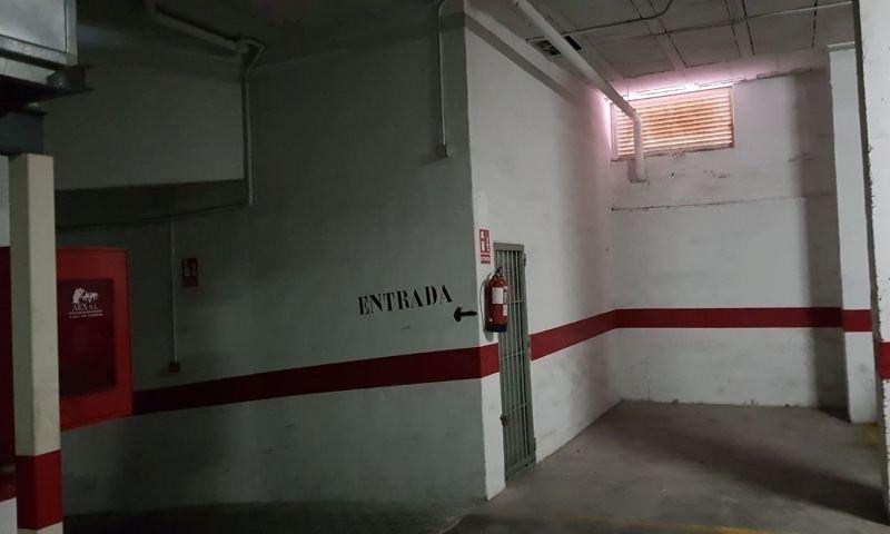 Garaje en venta en Torrevieja photo 0