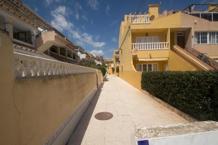 Apartamento en venta en Torrevieja, Mar azul photo 0