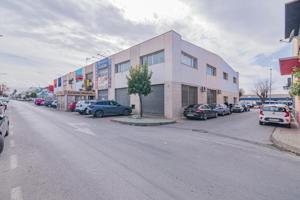 Local comercial en venta en Albolote, Polig. Ind. Juncaril photo 0