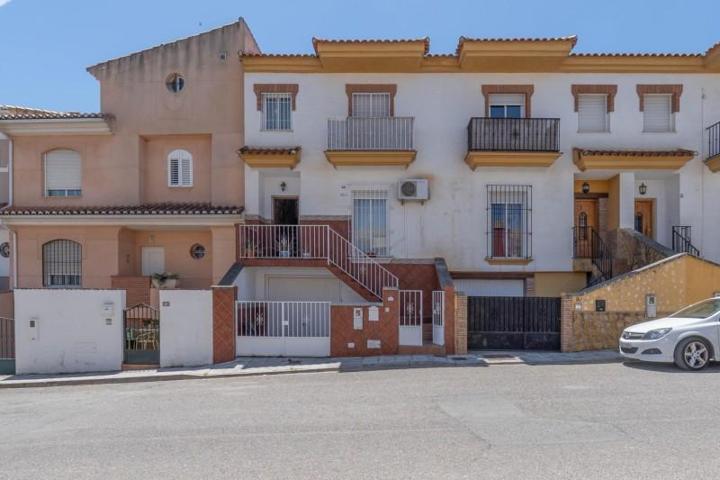 Adosada en venta en Ogíjares, Loma linda photo 0