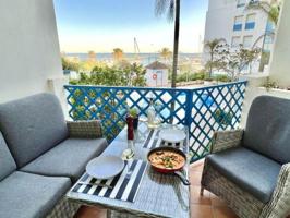 Apartamento en venta en Estepona, Estepona Town - Estepona Puerto photo 0