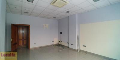 Local comercial en alquiler en Torrelavega, Calle Augusto González Linares, 39300 photo 0