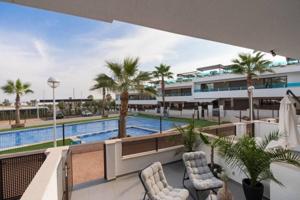 Apartamento en venta en Torrevieja photo 0