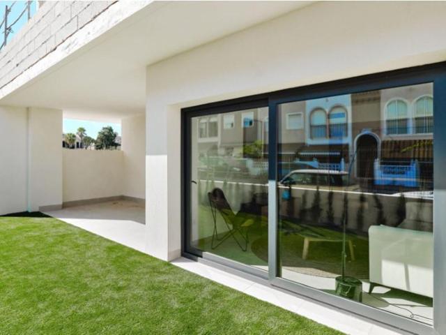 Bungalow en venta en Torrevieja photo 0
