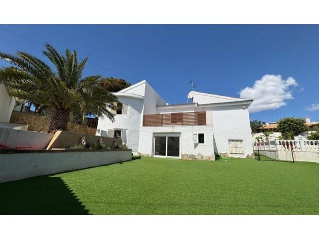 Chalet en venta en Torrevieja photo 0