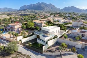 Chalet en venta en Busot photo 0