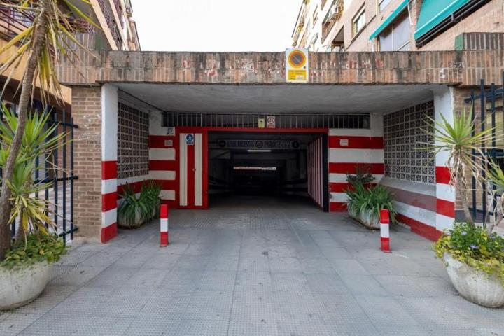 Garaje en venta en Granada, Constitucion photo 0