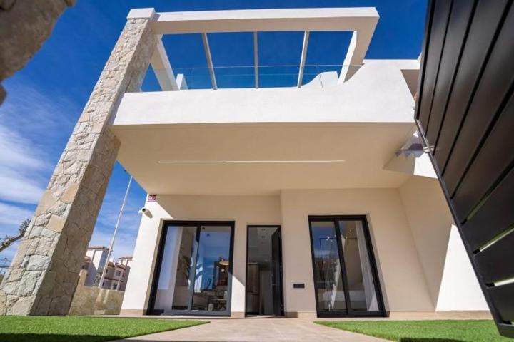 Bungalow en venta en Pilar de la Horadada photo 0