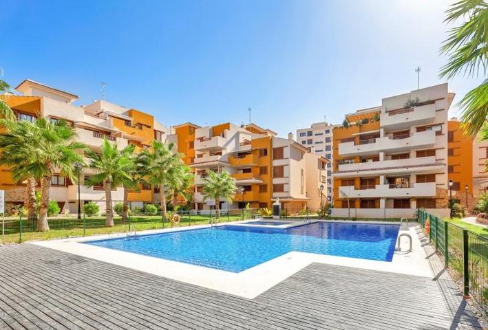 Apartamento en venta en Torrevieja photo 0