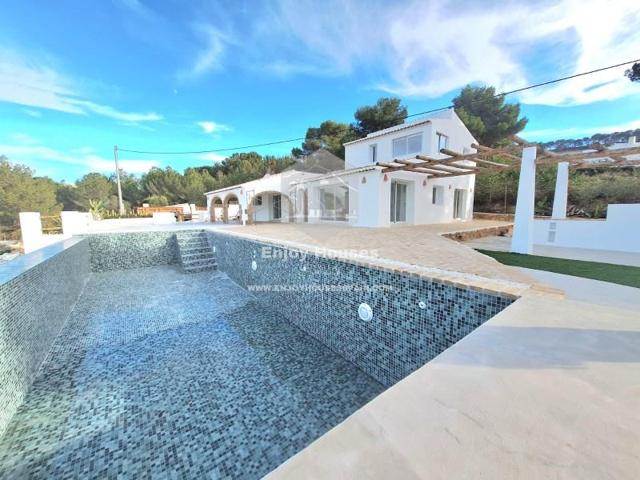 Chalet en venta en Jávea-Xàbia photo 0