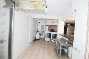 Local comercial en venta en Badalona, La Salut - Lloreda photo 0