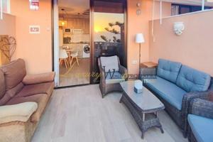 Apartamento en venta en Adeje, Avenida de España, 38660 photo 0