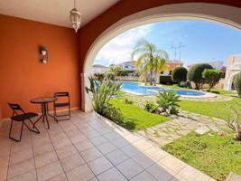 Bungalow en venta en Denia photo 0