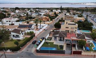 Chalet en venta en Torrevieja photo 0