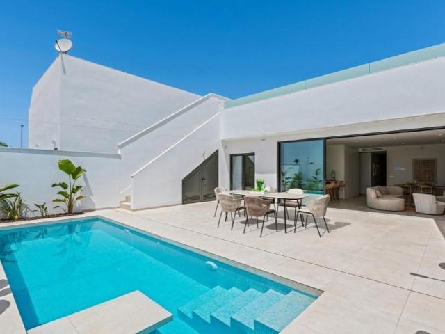 Casa en venta en Los Alcázares photo 0