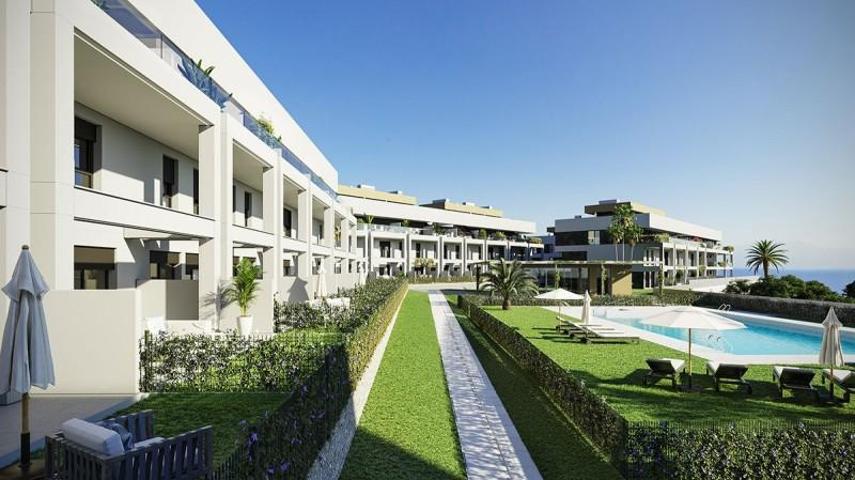 Apartamento en venta en Estepona, C-Alberto- Urb Playa Cancelada photo 0