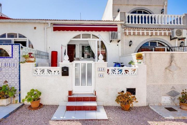 Adosada en venta en Torrevieja photo 0