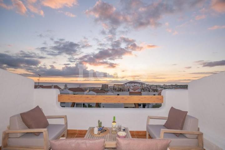 Apartamento en venta en Los Cristianos, Port Royal photo 0