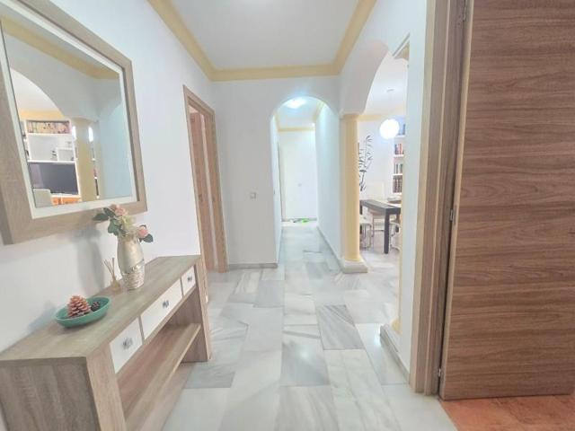 Piso en venta en Estepona, Centro photo 0