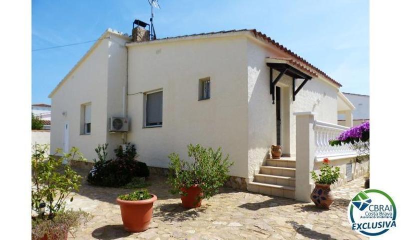 Apartamento en venta en Empuriabrava, Montgrí photo 0