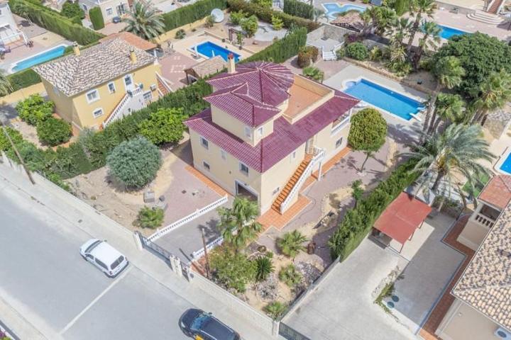 Chalet en venta en Mutxamel photo 0