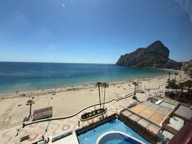 Apartamento en venta en Calpe, Primera Línea de Playa Levante (La Fossa) photo 0
