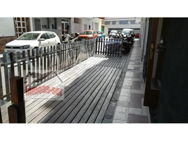 Local comercial en venta en Blanes photo 0