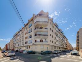 Apartamento en venta en Torrevieja photo 0