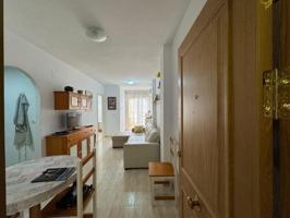 Apartamento en venta en Torrevieja, Playa de los locos photo 0