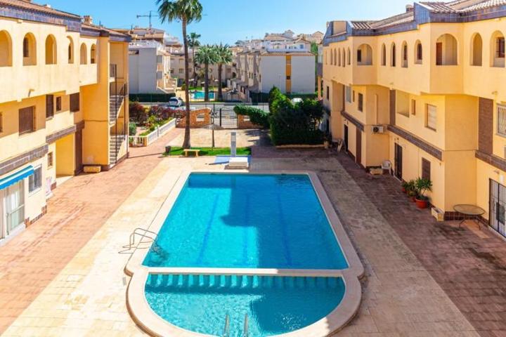 Apartamento en venta en Orihuela Costa, Rocio del Mar photo 0