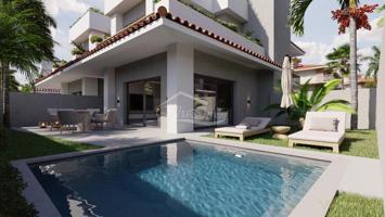 Chalet en venta en Arona photo 0
