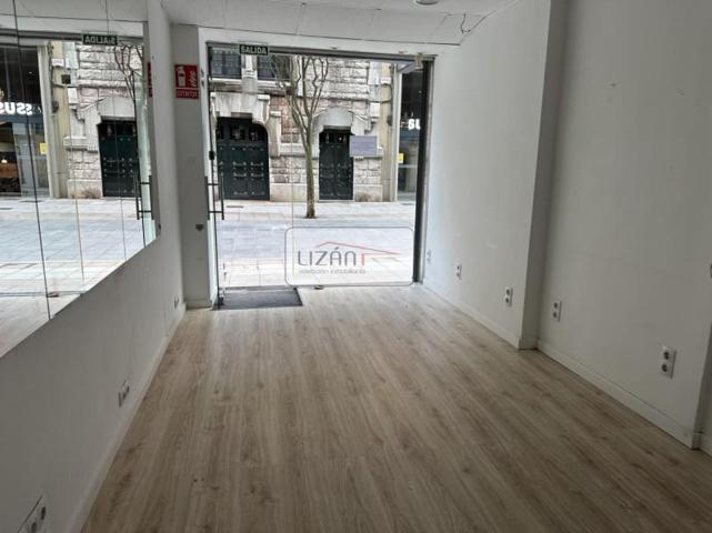 Local comercial en alquiler en Oviedo, Oviedo photo 0