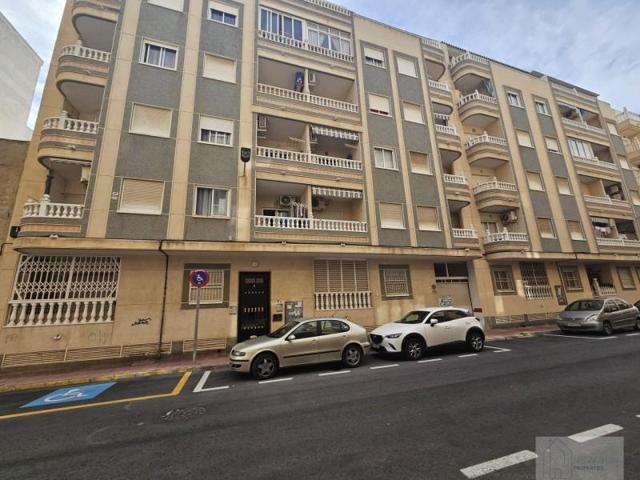 Apartamento en venta en Torrevieja, Estacion de autobuses photo 0