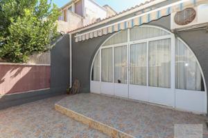 Bungalow en venta en Torrevieja, Nueva Torrevieja photo 0