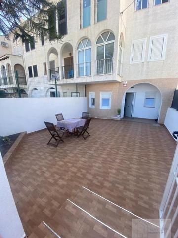 Apartamento en venta en Torrevieja, Centro photo 0