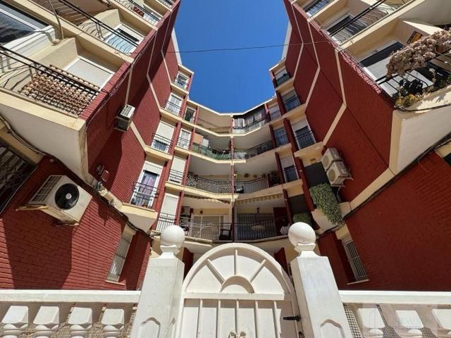 Apartamento en venta en Torrevieja, Playa de los Locos photo 0