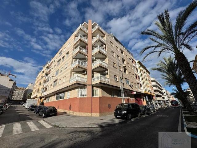 Apartamento en venta en Torrevieja, Estacion de autobuses photo 0