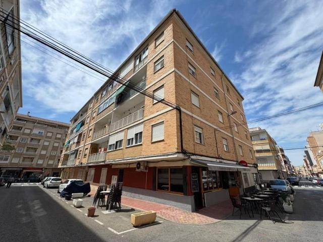 Apartamento en venta en Torrevieja, Estacion de autobuses photo 0