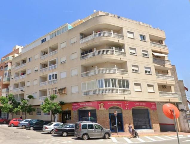 Apartamento en venta en Torrevieja photo 0
