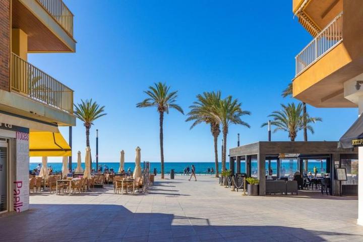Piso en venta en Torrevieja, Baix Segura photo 0