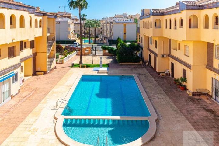 Apartamento en venta en Torrevieja, Punta Prima photo 0