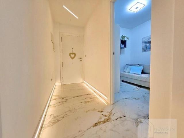 Apartamento en venta en Torrevieja, Centro photo 0